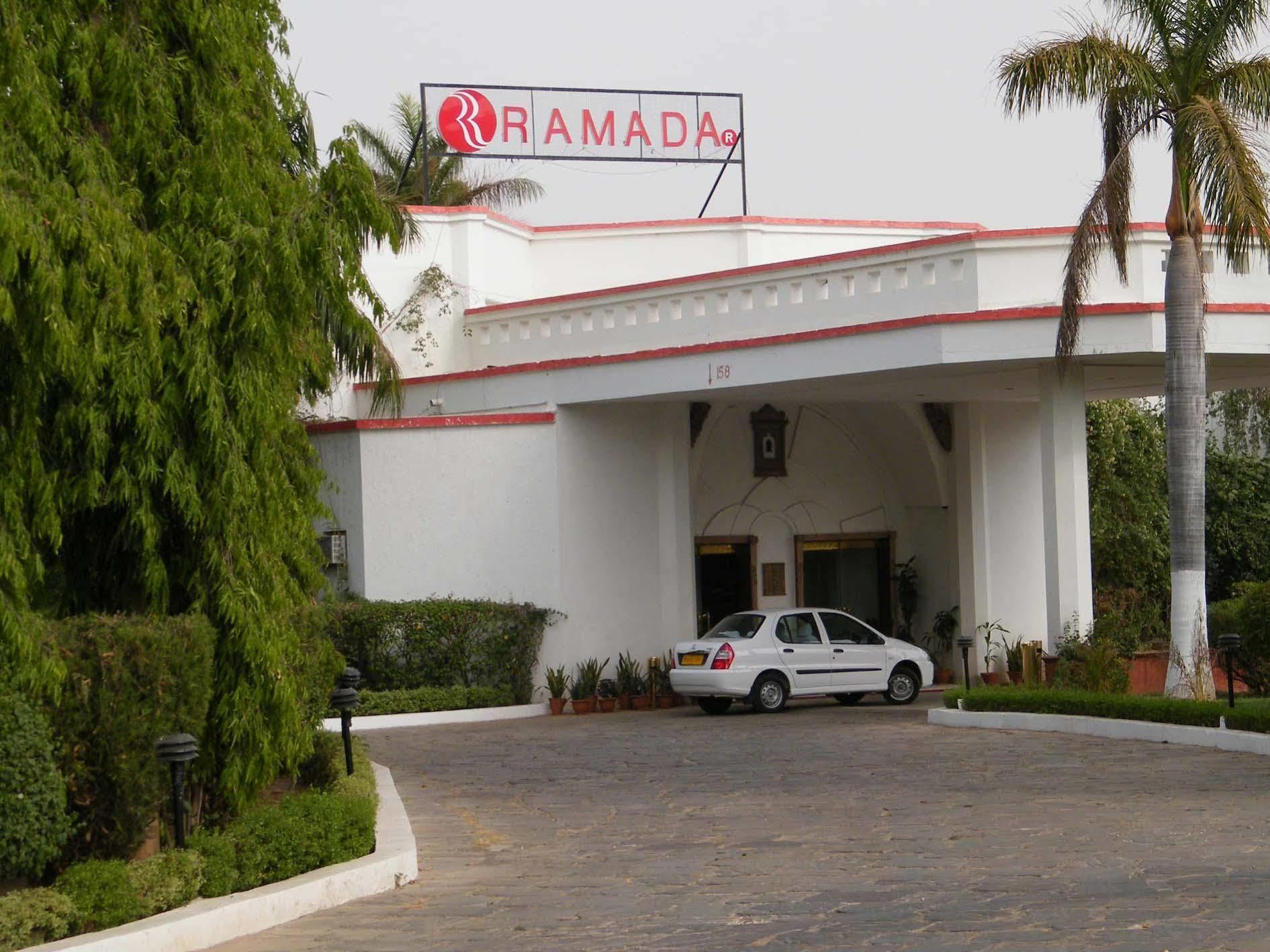 Hotel Ramada Khajurāho Exterior foto